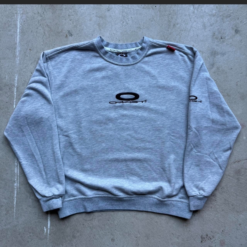 Vintage Oakley Light Gray Crewneck Sweatshirt with Logo